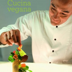 Profondo conoscitore della cucina vegetariana, vegana e ayurvedica, Simone Salvini, già capo chef del ristorante Joia di Pietro Leemann a Milano, ha collaborato con l'Associazione Vegetariani Italiana e l'Istituto Europeo di Oncologia. Executive chef di Organic Academy, attualmente collabora con la Fondazione Umberto Veronesi e svolge numerosi corsi di cucina