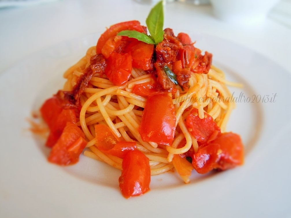 spaghetti ai tre pomodorini